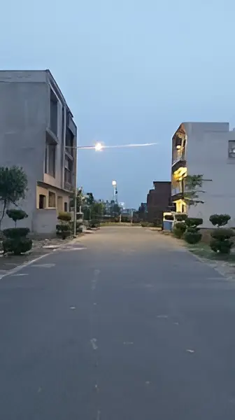 College Road Lahore — plots and inventory
